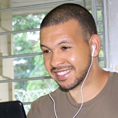 Venezolano.
Profesor 
Especialista en Ciencias Sociales. 
Comunicación Efectiva. 
Atleta Runners.-Maratonista. Radio Host