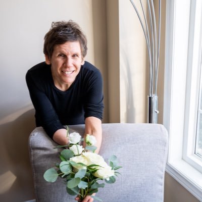 bloombyrobin's profile picture. 🌹She|Her | Inclusive and equitable #florist | Customized floral arrangements for #intimateweddings & events!  Booking 2021/2022 #rustic #vintage #toronto