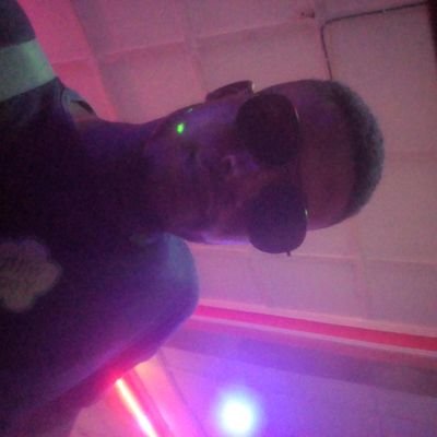 henryvgoldcash's profile picture. I'm Henry gold fashion designer  
and I'm also M C woli gold