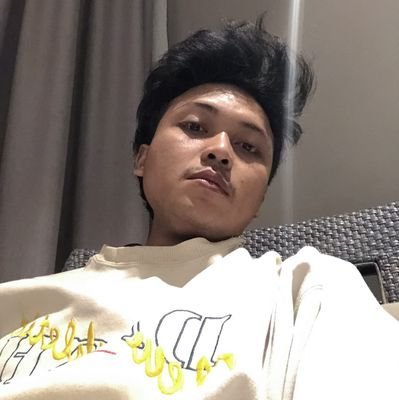 ubenk_'s profile picture. karena sy bebas menulis, maka kamu pun bebas menafsirkan