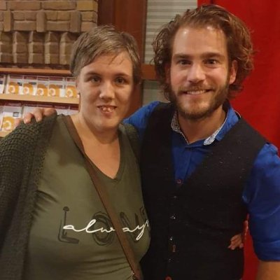 ik werk bij cosis WDL in uithuizen dan en tim akkkerman fan en theater 3d kaarten maken puzzel van 1000 stukkjes maken dan en ik hou van diamond painting