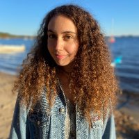 Natasha (@kurlycrusader) 's Twitter Profile