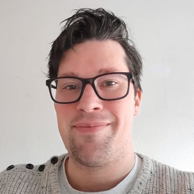 Journalist, techniekfilosoof, theatermaker. Interesse en expertise in desinformatie, retorica en filosofie van wetenschap en technologie.