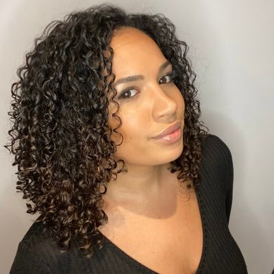Ellas Curly Crown | Natural Curly Hair Blogger and Enthusiast |  IG: @ellascurlycrown
