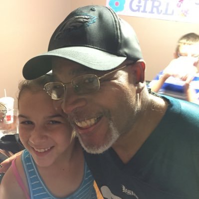 logiks's profile picture. 