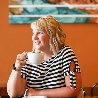 Iowa food blogger and author of https://t.co/N7LV8ANWu0. Wife and mom to three little ones. Loves the simple life of the Midwest.