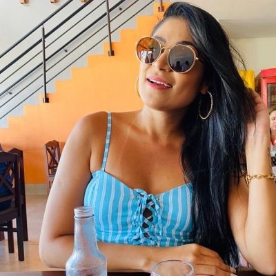 vivix_ac's profile picture. também jovem nesse jogo, mas já tão bem amante