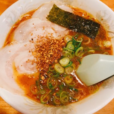 熊本を拠点にラーメン屋巡ってます。自分がこれだ！とくるラーメン、つけ麺を探してます。 一緒に食べてくれる人も募集中！