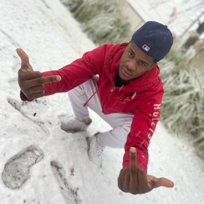 ZetaviusR's profile picture. 6’4 174lbs