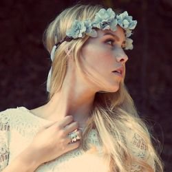 ㅤㅤ19. Animal lover, ángel on earth. ❛ Give each day the opportunity to become the best in your life. You can do it, I know. ❜ ♡ AJ's girl. #fake