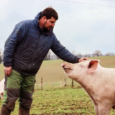 Eleveur de brebie laitière bio🐑de volaille bio🐣🥚,de porc🐷 vaches allaitantes🐮 transfo à la ferme 🧀🍦 membre du bureau JA85
#ventedirect #transformateur