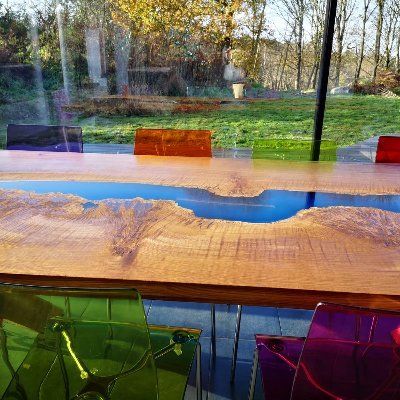 Experienced and creative designs just for your home.
From natural materials to copper and bronze, for your furniture. Every design to suit your style.