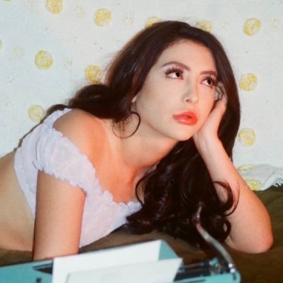 _jjanewildexxx's profile picture. insta: wildesexual_ • https://t.co/K8PZ5xh4DE• mark@spieglergirls.com • nyc born and raised •