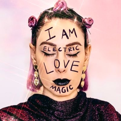 hi I’m E 💖👽 here for all things electric, lovely and magical ⚡️💖✨