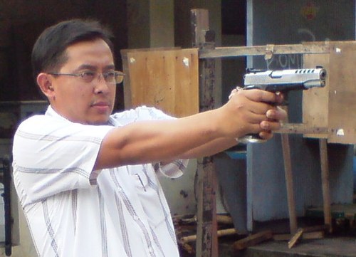 Seorang manusia biasa yang ingin menjadi manusia yang paling bermanfaat bagi manusia lainnya .. :)