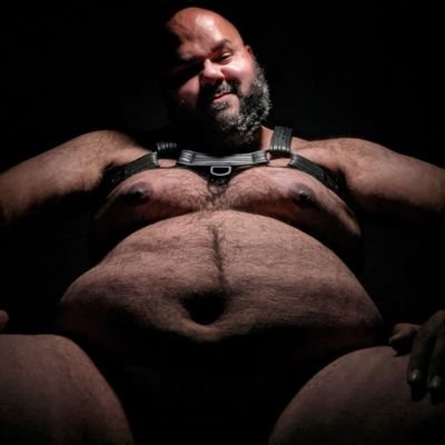 🍊 Queer kinkster based out of Orlando, FL
🌹 Leftist AF (at least by American standards)
📸 Dabbeling with exhibitionism 🔞