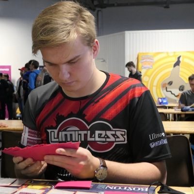 Pokémon TCG player and manager for @limitlesstcg, 2016 Pokémon TCG World champion and caster for Pokémon. Coaching🤜 https://t.co/Nr7gMjFLu2 189cp/Top135