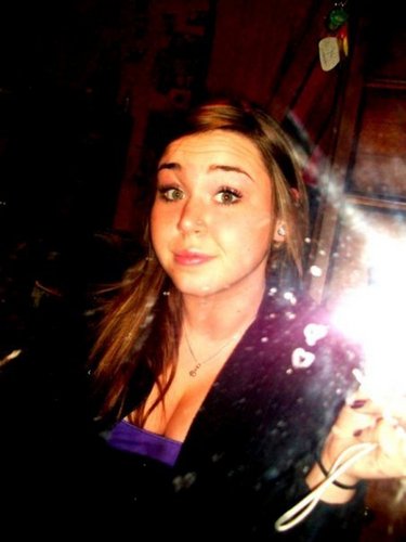 itsdaqueenbixsh's profile picture. find out:)