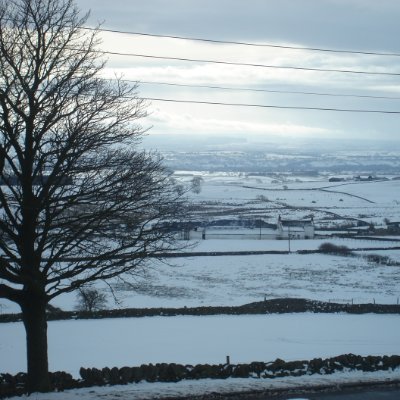 A feed of all those snow lovers in the UK and introducing things to do with making real snow in your own garden.