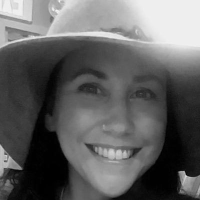 chalks_a's profile picture. Artist, mom and dog mom!