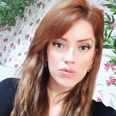 Aquariana, Atriz, Téc Odonto, 28, Intuitiva, Seletiva, Filha da lua, Arte, Engenheiros do Hawaii, Teatro, Boêmia, Café, Livros, Umbanda, MPB, Samba e Rock