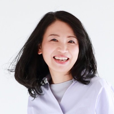 ロハスなまちづくりコーディネーター 東京(1987~2009)学校事務&漫画家→ 千葉(2009-2012)いすみ市まちづくりNPOスタッフ→福島白河(2012~)Uターン ハナリンオフィス代表/講演家/漫画家/イベント企画/コンサルタント/菜食料理人/YouTuber/veganカフェ「つきよみ食堂」オーナー
