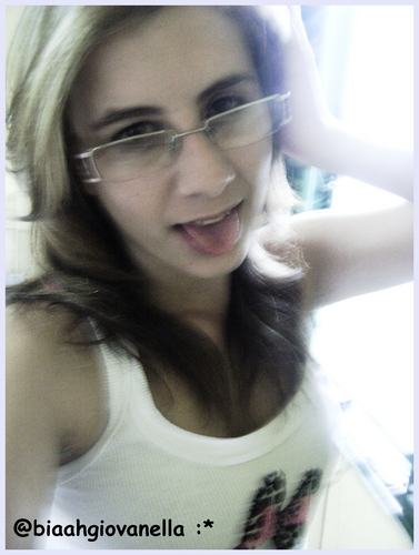 (MENINA INTELIGENTE NÃO USA O CORPO USA A MENTE!) 