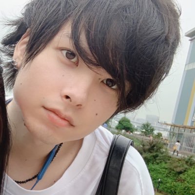20代某携帯キャリアエンジニア。iOSアプリもリリースしたり。Swift / Java / JS とかその辺。最近はVueNuxtが多め。院生の頃pythonとかもやってたなぁ。趣味で筋トレも。 ブログも結構書いてます エンジニアの方は特に見て欲しいっす↓