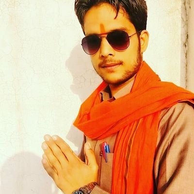 वीरों की दहाड़ होगी हिन्दुओं की ललकार होगी,
आ रहा हैं वक्त जब फिर कट्टर हिन्दुओं की भरमार होगी।
🚩जय श्री राम 🚩
