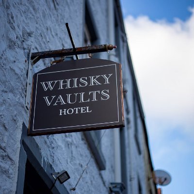 Award winning boutique hotel in Oban, cosy Whisky Bar, unique Whisky Tasting Room and Beer Garden.
