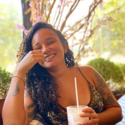 Enfermeira Neonatologista - Especialista em passar raiva, pós-graduanda confusa.