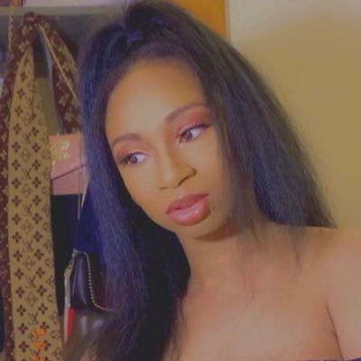 Techbae 👩🏽💻• S Tier Gift Giver • Foodie • Wine Enthusiast • Self Diagnosed Luxury Addict #Bucks🦌💚 • #Cowboys🏈 #blacktechtwitter