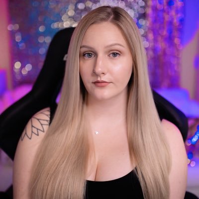 ✨casual gamer, even more casual streamer✨ email: rosegoldgirrl@outlook.com