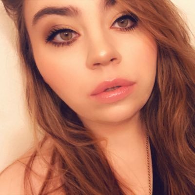 AshleyyRoell's profile picture. but like... are we in a rush?