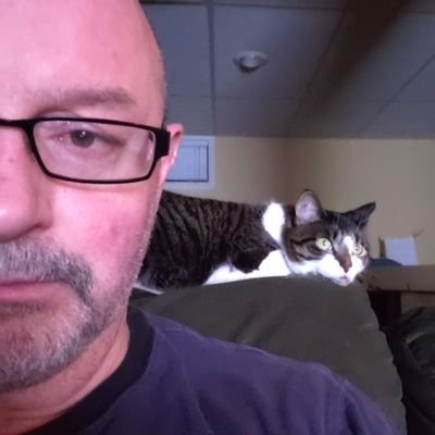 EasyReader4's profile picture. 