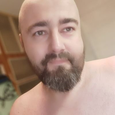 🏳️🌈🐻, search for he/him ❤, love 🎮🛩🏖🐶🌻...
nice guys wellcome, write if you like something to know.