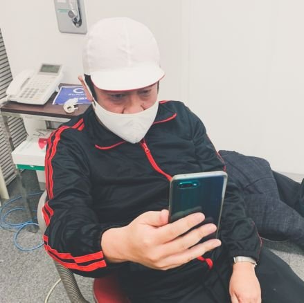 雑誌やWEBでライターやら編集をしています。ほどよい写真も撮ります。動画に手を出しました。「世界へ届け! おれのARTWORKS!」という崇高な理念のもとツイッターを始めましたが、つぶやく内容はおじさんのしがない日常ばかり。申し訳ありません