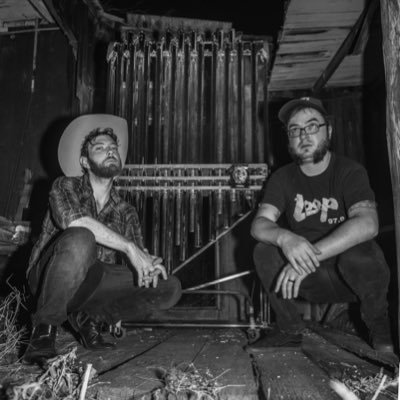 Post Western duo. Mike Swarbrick, Adrian Voorhies. Desert Records artist. https://t.co/mde7S9bH47 OUT NOW “Chasing Daylight” 👆