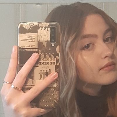 AvaMalko's profile picture. the moon is beautiful isn't it?