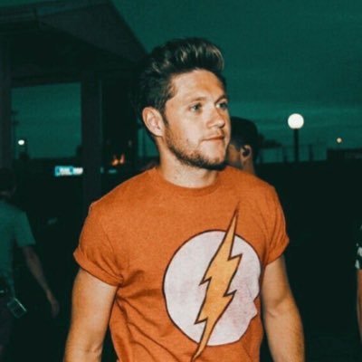 » i love niall more than i love pizza «