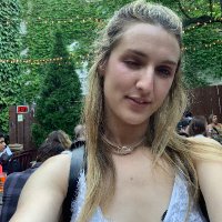Laura Simone (@tweibow) 's Twitter Profile