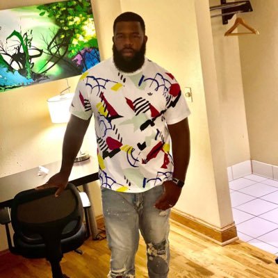 snap Fresh2def716 To know me its To love me and those that know me know I'm 1 of the realest holla at its boi!!!! #teamreal #team100 #TMM