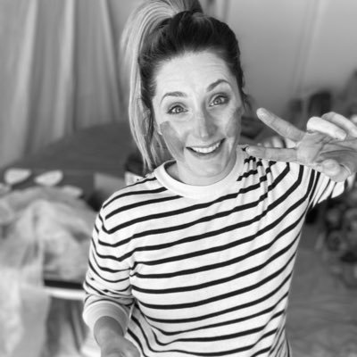 RadiantlyDiy's profile picture. Furniture refurbisher turned woodworker and all around lover of DIY!