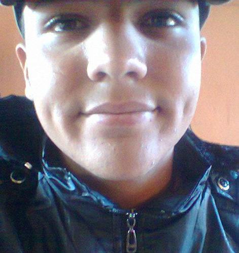 meladao's profile picture. Enquanto a cor da pele for mais importante que o brilho dos olhos, haverá guerra.