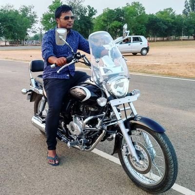bikernaushad's profile picture. अपने ऊपर काम करो काबिल बनो