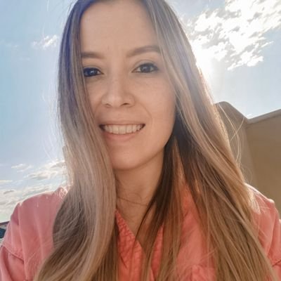 Gaby_Guandique's profile picture. freckles...twin to my sister...completely in love with my niece...