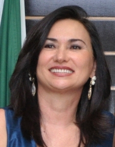 Educadora, empresária, mãe, avó e feliz!