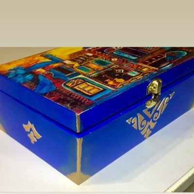 blckfeatherdes1's profile picture. Self taught👩‍🎨,found myself in resin & art,luv colors & creating new things,handmade personalized gifts made with❤️,Dm for orders,Shipping available📦