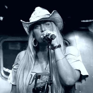 🌟Nashville recording artist and songwriter. Texas Country. Josie Award winning ‘Group of the Year’! New Christmas single out! “Put A Bow On It”