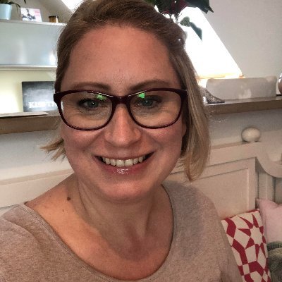 Sustainability expert, changing to a more sustainable lifestyle, supporting people to run their own cosmetic business in Europe, body transformation coach